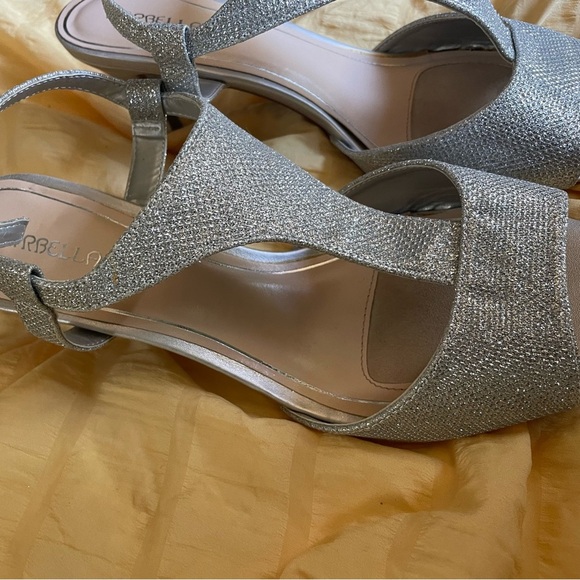 Marbella Silver Shimmer Heels shoes! Like new! Size 11 W!Prom Homecoming Pageant - Picture 4 of 7